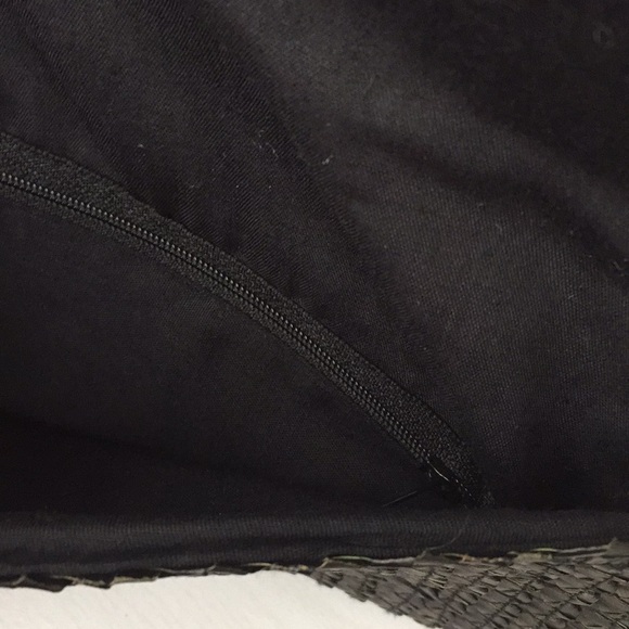 Trendy Rattan Clutch - Picture 4 of 5